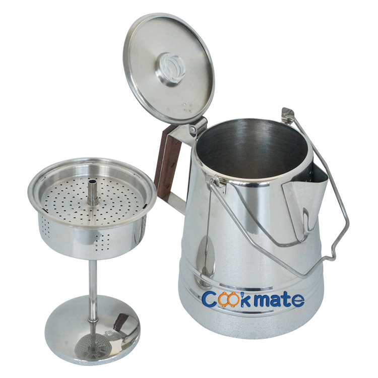 La olla de café de fire de acero inoxidable de pretemporada se usa para preparar el café para hacer un picnic / Camping / Home